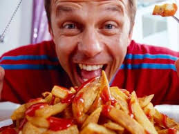 DISFRUTANDO LA COMIDA