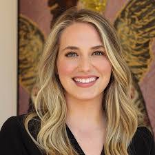 Kim Kiser's Instagram, Twitter & Facebook