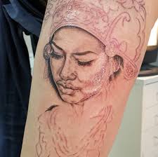 erste Sitzung, balinesische Tempeltänzerin...