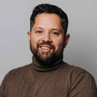 Edward Vera's Instagram, Twitter & Facebook