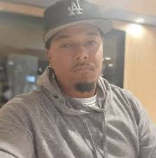 Aaron Senn's Instagram, Twitter & Facebook