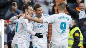 Berikut ini adalah yang bukan tujuan umum menggiring bola adalah. Sepak Bola Other Quiz Quizizz