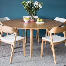 The 140 cm diameter provides seating for at least six people, ideal for a large family. Copenhagen Solid European Oak 155cm Large Round Dining Table