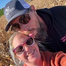 Mowing lawns in Jordan, single-family homes