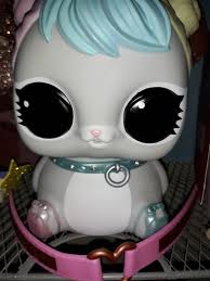 Adorable Lol Surprise Biggie Pet Cream Color Cat With Pink Blue And Blond Hair And Extra Collar Lol Pets Cream Color