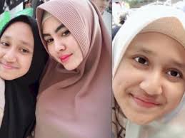 She has amassed over 6 million followers on instagram. Dibilang Kayak Nenek Nenek Anak Tiri Kartika Putri Dinilai Netizen Sebenarnya Cantik Indozone Id
