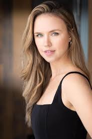 Hannah Doucet's Instagram, Twitter & Facebook