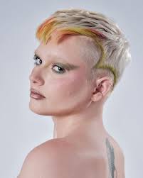 BTS @avedachicago prepping our model @maggiewiththeshaggy for the Educator  Entry for #edwinneillfullpotential. Spotted my fave @omniabrush.