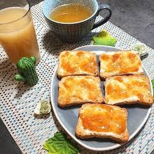 Petit Dej Regressif Ca Fait Bien Longtemps Que Je Nai Pas Mange Des Biscottes Alors Contente Den Trouver Dans Ma Premiere Box De Deg Breakfast Food Toast
