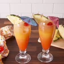 Bahama Mamas Instant Vacation Video Recipe Video In 2020 Alcohol Drink Recipes Drinks Alcohol Recipes Cocktail Drinks Recipes