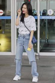 Ask K Pop Sunmi White T Shirt Jeans Kpopfashion Sunmi Leaving The Road To Shine Airport Fashion Kpop Chinese Fashion Street Kpop Fashion Outfits