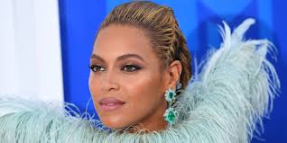 Beyoncé annonce qu'elle attend des jumeaux avec son mari Jay-Z