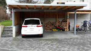 Atap dinaungi oleh bambu membuat ubin dengan sinar matahari menjadi nyaman sekali. Desain Garasi Mobil Model Ukuran Dan Lantai Yang Digunakan
