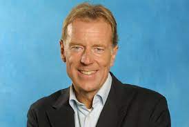Professor of economics, mcgill university. X Dijeawy5kjfm