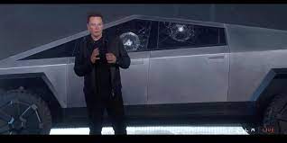 Finden sie mehr informationen zu aktie von tesla auf searchandshopping.org für gunzenhausen. Tesla Falls After Its Cybertruck S Shatterproof Windows Break In A Live Demonstration Tsla Markets Insider