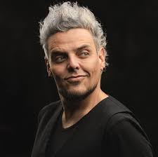 Hay algo que va mas allá de lo estético e incluso más allá de la salud  física, cuando bajás de peso! Y es que tu autoestima crece. Pucha después  de mas de