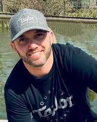 Travis Beers's Instagram, Twitter & Facebook