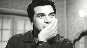 Pakistan debutant Bilal Asif's 6-36 puts Australia in trouble