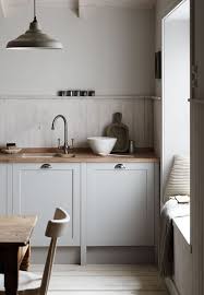 Available in white, cashmere and dove grey. Gray Kitchens With Oak Details My Paradissi