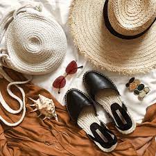 Flatlay Outfits Look Clothing Clothes Stuff Inspiration Instagram Summer Summerstyle Style Beach Hat Shoes Bag Sun Bag Flatlay Bags Hat Flatlay
