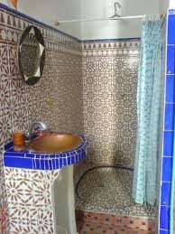 If you're interested in moroccan style but don't know how to get the look in your home, look no further. 61 Inspiring Moroccan Bathroom Design Ideas Digsdigs