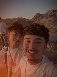 Gabe Sats Ge Missess Alex Chino