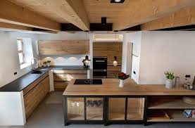 Moderne Architektur Im Denkmal Altes Haus Trifft Junge Leute Br Doku Uber Die Sanierung Eines Bauernhauses Auch Haus Kuchen Kuchendesign Moderne Architektur
