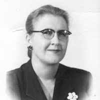 Lilly Hendrickson's Instagram, Twitter & Facebook