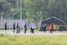 Wisata ekstrem china jembatan kaca hingga restoran menempel di tebing. Kisah Kota Di Hubei Lockdown Dibuka Massa Antri Di Mall Internasional