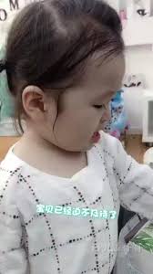 然然妹妹表示：这饮料真好喝💕来和妈妈干杯