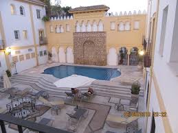 Located next door to museum of archaeological, the contemporary macia alfaros hotel cordoba features a nightclub, a sundeck and a golf course. Vista Su Piscina Picture Of Hotel Macia Alfaros Cordoba Tripadvisor