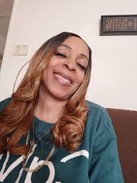 Ambria Hawkins's Instagram, Twitter & Facebook