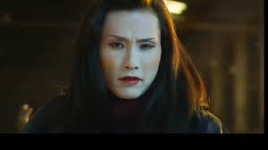 I want one of those nose gun helmets😂