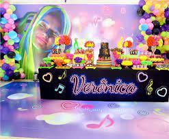 Já viu um bolo preto? 101 Fiestas Fiesta De 15 Anos Tema Neon Party