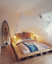 Home Sweet Home These Are The Biggest Home Decor Trends Of 2019 Yatak Odasi Ic Tasarimi Yatak Odasi Ic Mekan Bohem Mobilya