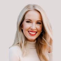 Hayley Farley's Instagram, Twitter & Facebook