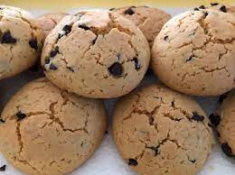 Portate lo spessore a mezzo centimetro e con l'aiuto delle vostre formine ricavate i biscotti. Ricetta Biscotti Con Farina Di Farro E Gocce Di Cioccolato Dolcidee