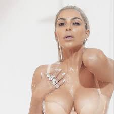 MILF Money: Kim Kardashian, Fergie Behind the Scenes of New Video