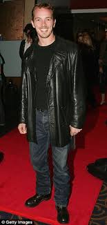 She eventually pays him back after he persistently harasses her. Former Home And Away Star Dieter Brummer Says He Couldn T Stand His On Screen Lover Melissa George Express Digest