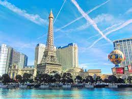 La torre eiffel es una característica principal de las vegas strip, en la forma original durante la exposición universal. Eiffel Tower Viewing Deck Travel Guidebook Must Visit Attractions In Las Vegas Eiffel Tower Viewing Deck Nearby Recommendation Trip Com