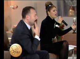 Munevver Ozdemir Baba Bugun Daglar Yesil Boyandi Youtube Sarkilar Zara Youtube