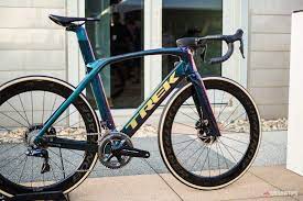 2019 trek madone slr first ride review upping the ante cyclingtips 自転車 ロードバイク