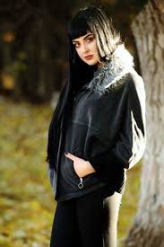 Bayan Ceket Pelus Yaka Yarasa Kol Fume Ceket Kapali Gotik Modavigo Aksesuar Cool Kaliplari Armine Bayan Firsat Magaza Yarasalar Trendler Koltuklar