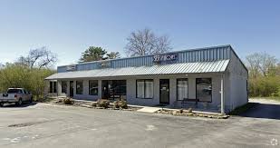 Browse photos, see new properties, get open house info, and research neighborhoods on trulia. 609 West Ave Crossville Tn 38555 Strip Center On West Ave Loopnet Com