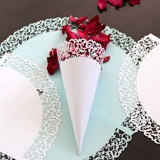 Detalles para invitados, ideas para regalos. 50 Uds Flor Encaje Hueco Confeti De Papel Para Bodas Conos Petalo Caramelo Titular Partido Favores Artesania Boda Suministro Para Decoracion De Fiesta Decoraciones Diy De Fiestas Aliexpress