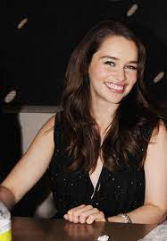 Emilia Clarke Trendy Hairstyles Hair Styles Beautiful