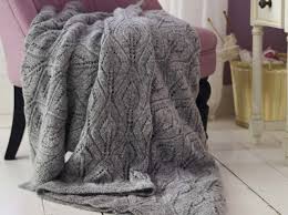Haustiere mit einem hohen kuschelfaktor sind besonders beliebt und gerade bei kleinen kindern gerngesehene spielkameraden. Strickanleitung Fur Eine Decke Wunderweib Kuscheldecke Stricken Decke Stricken Strickanleitungen
