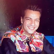 Cosa Ti manca degli anni 90? A me la camicia che avevo in questa foto 🤣