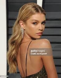 Roslyn Maxwell's Instagram, Twitter & Facebook