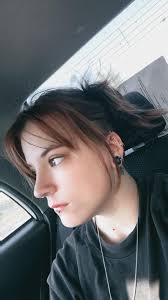 I have always wondered why Castiel lost his wings. It was always explained  that the angels wings burned up as they fell from heaven but Castiel was